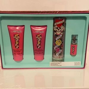 Ed Hardy Original Perfume Set (NWT)